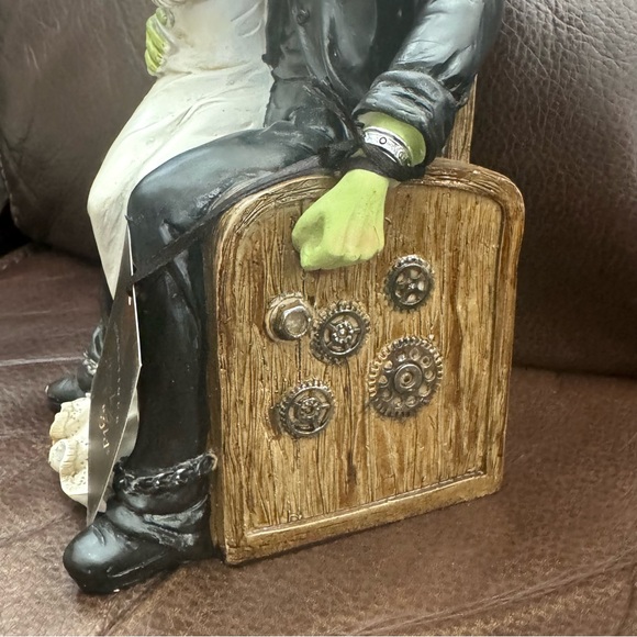 Frankenstein & Bride on Electric Chair - Spooky Night Halloween Decor - Picture 8 of 16